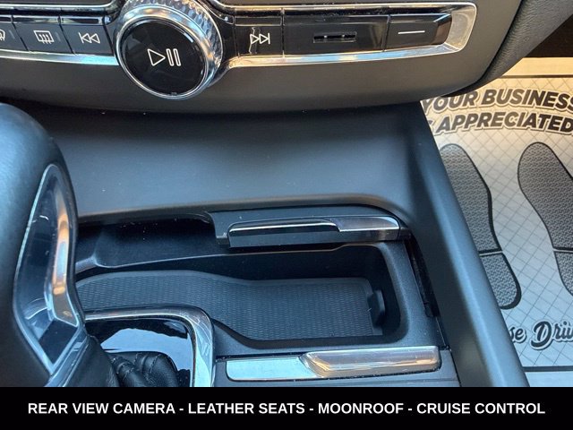 Used 2020 Volvo XC60 T5 Momentum AWD/4WD image 21
