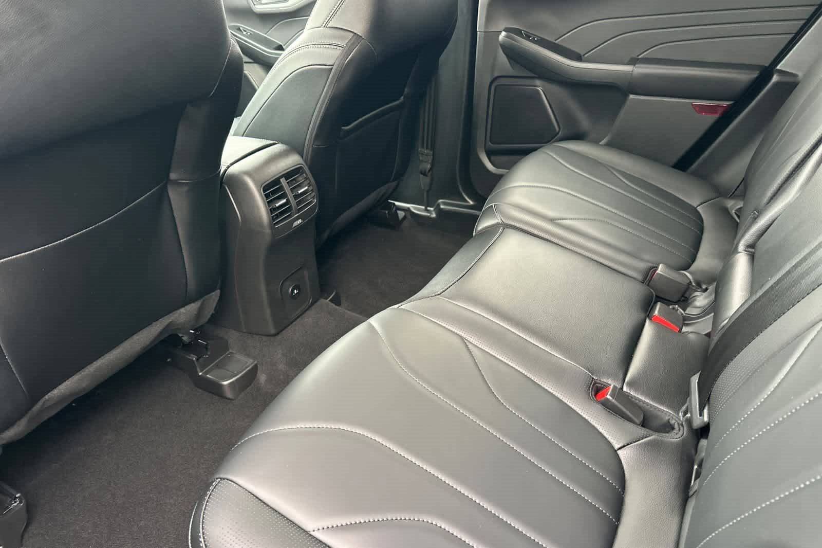 Certified 2025 Ford Escape SE w/ PHEV Premium Package image 10