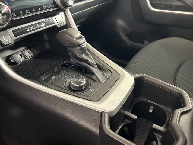 Used 2023 Toyota RAV4 LE AWD/4WD image 13