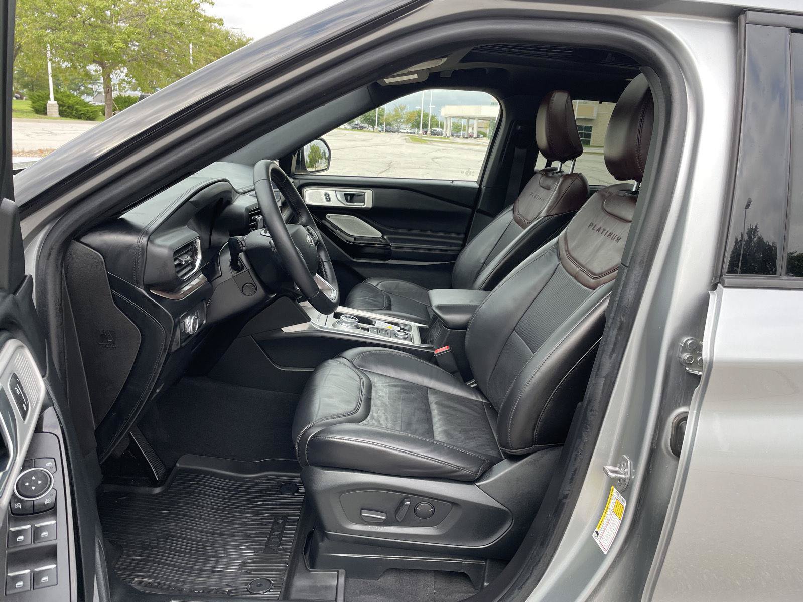 Certified 2022 Ford Explorer Platinum w/ Equipment Group 601A AWD/4WD image 17