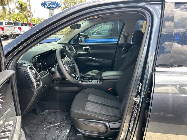Used 2023 Kia Sorento LX FWD image 16