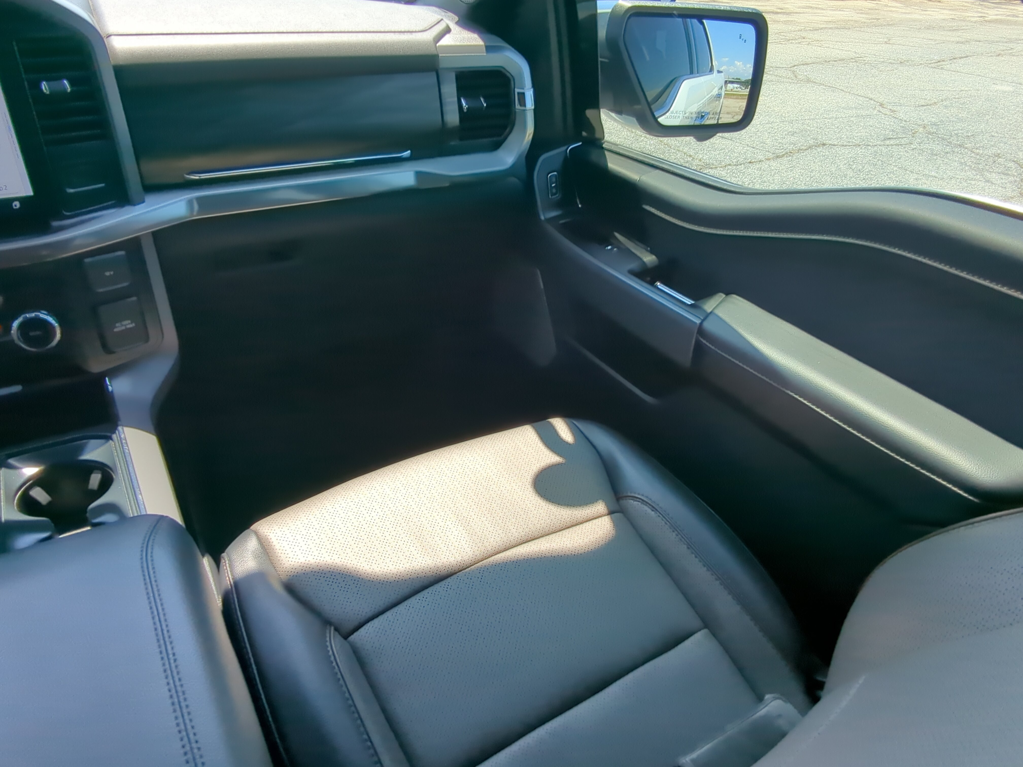Certified 2024 Ford F150 Lariat w/ Bed Utility Package AWD/4WD image 15