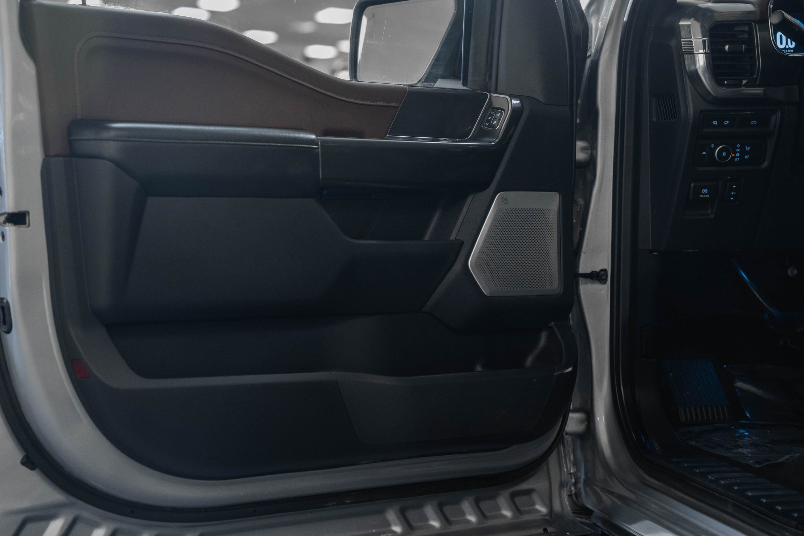 Certified 2021 Ford F150 Lariat w/ Equipment Group 502A High image 46