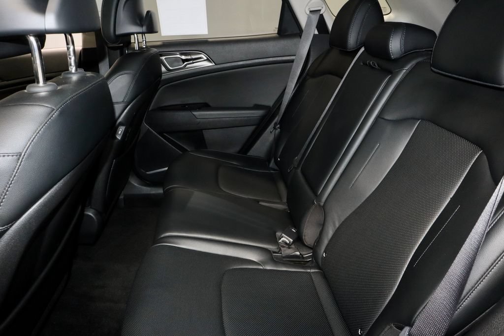 Used 2025 Kia Sportage EX w/ Premium Package FWD image 22