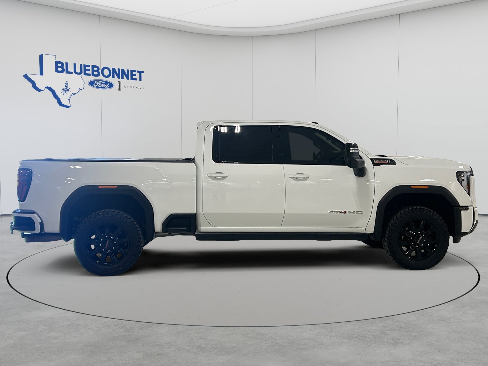 Used 2025 GMC Sierra 2500 AT4 w/ AT4 Premium Plus Package AWD/4WD image 4