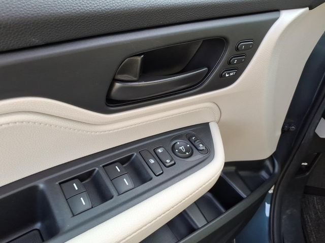 Used 2025 Honda Odyssey EX-L image 20