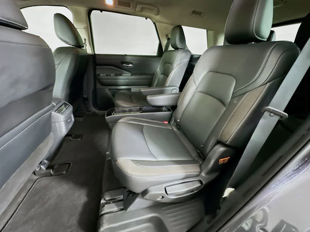 Used 2023 Nissan Pathfinder SL w/ SL Premium Package AWD/4WD image 14