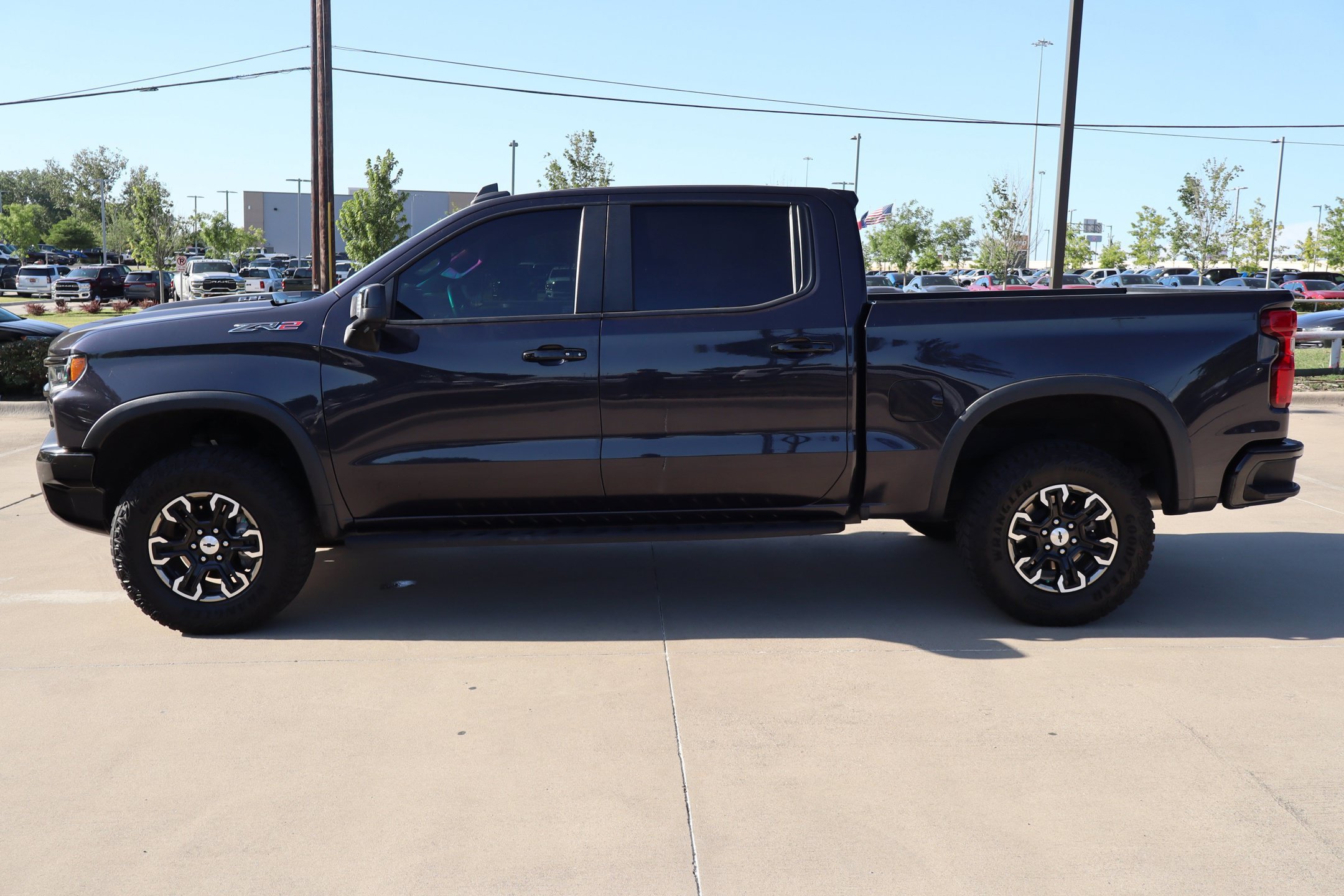 Used 2023 Chevrolet Silverado 1500 ZR2 AWD/4WD image 9