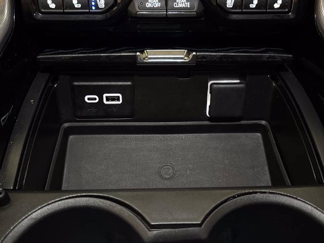 Used 2024 GMC Yukon Denali w/ Advanced Technology Package RWD image 31