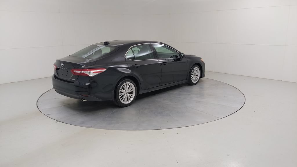 Used 2018 Toyota Camry XLE FWD image 13