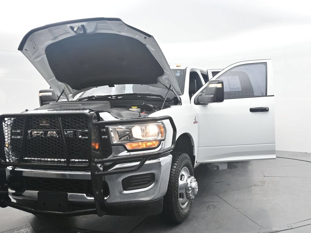Used 2024 RAM 3500 Tradesman w/ Chrome Appearance Group AWD/4WD image 48
