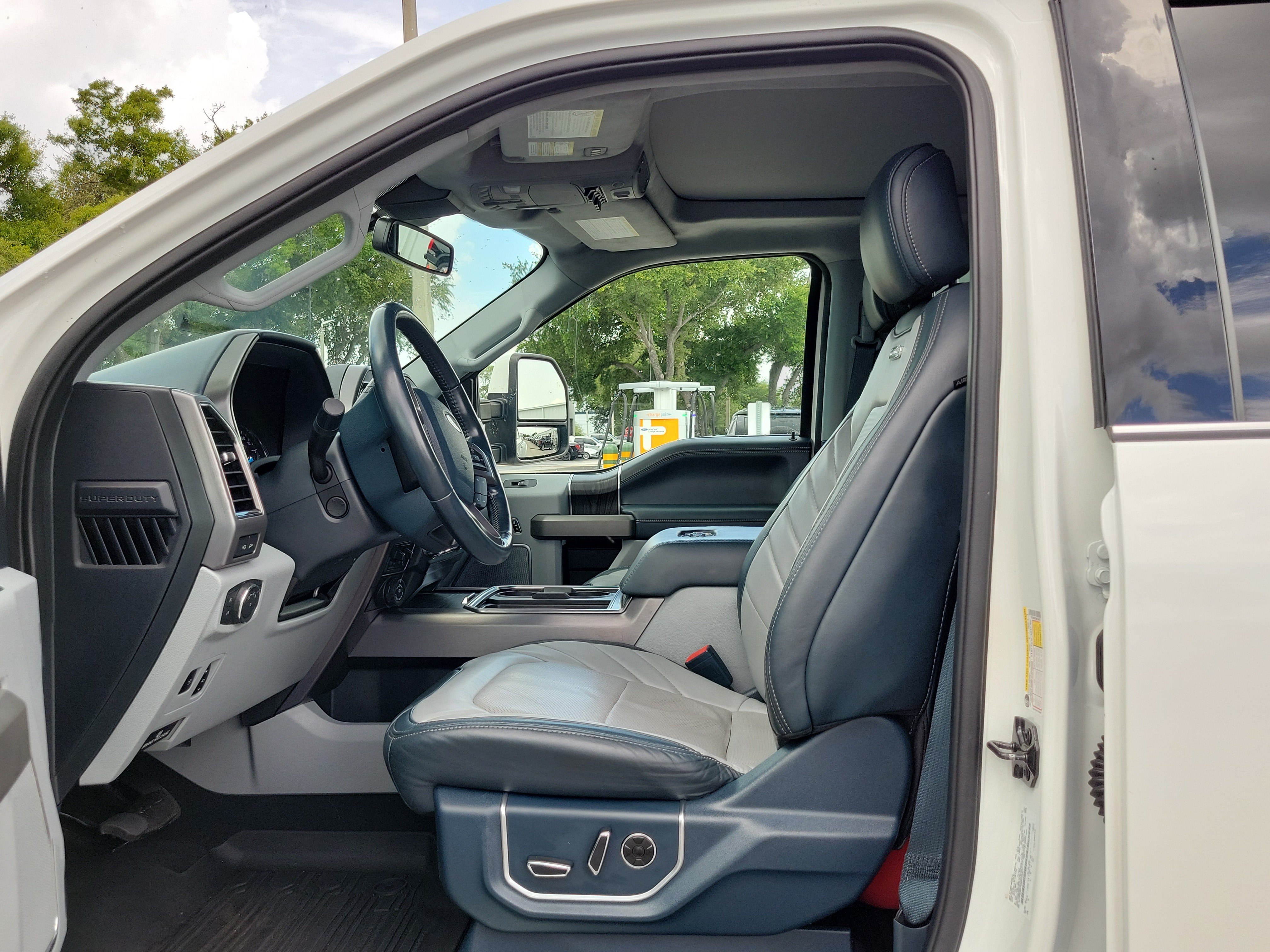 Certified 2022 Ford F450 Limited w/ FX4 Off-Road Package AWD/4WD image 19