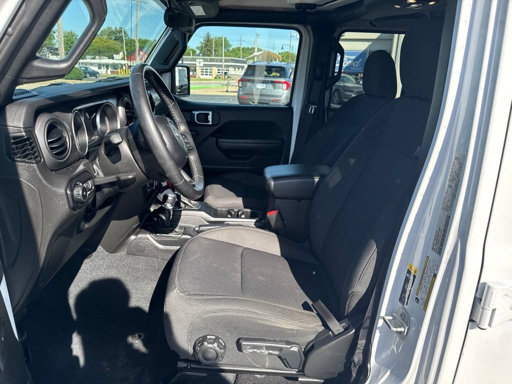 Used 2022 Jeep Wrangler Unlimited Sport AWD/4WD image 2