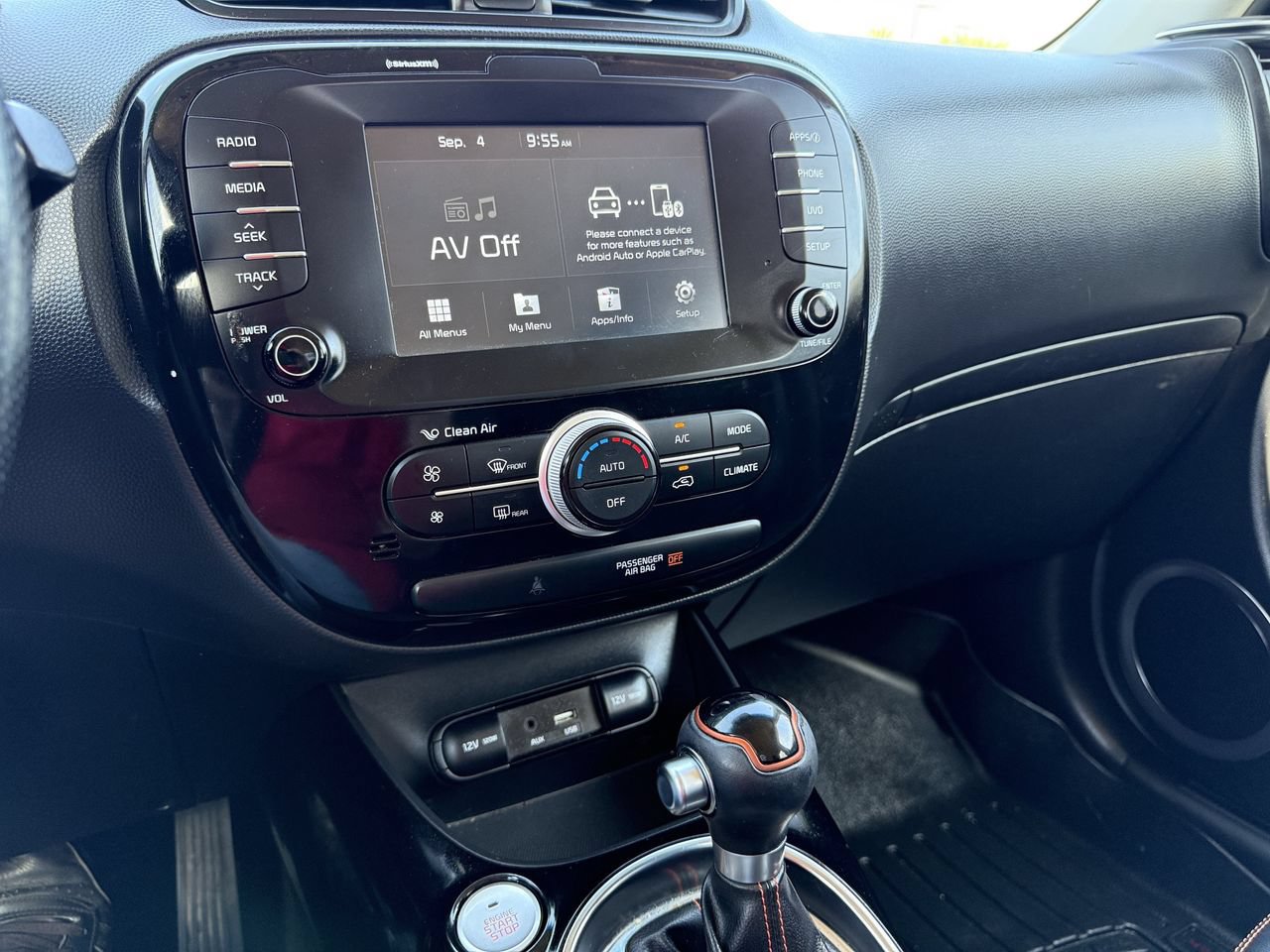 Used 2018 Kia Soul ! FWD image 15