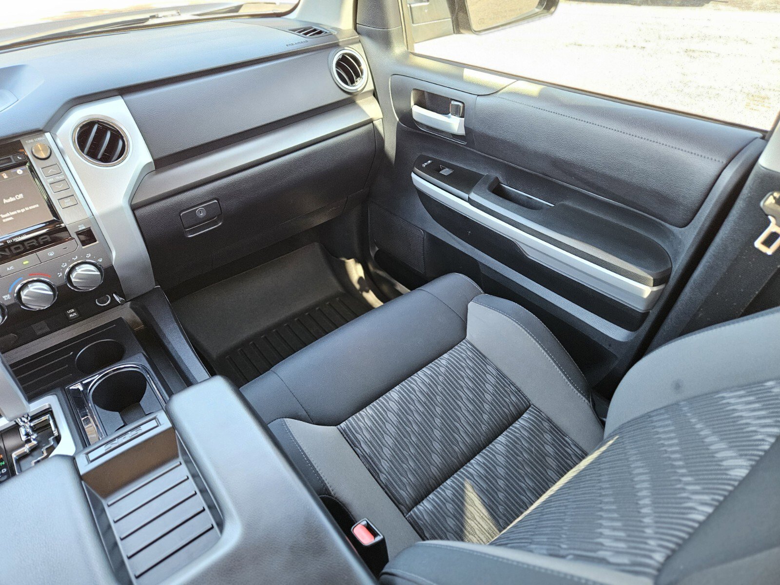 Used 2018 Toyota Tundra SR5 image 16