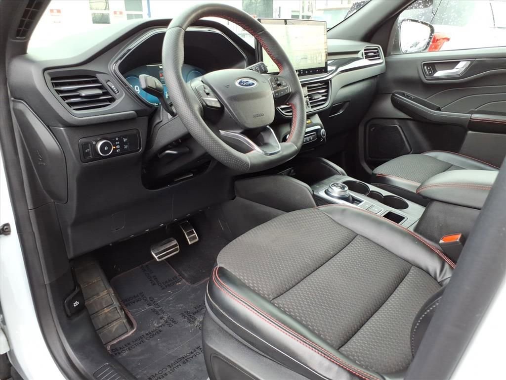 Certified 2023 Ford Escape ST-Line Select w/ Tech Pack #2 image 12