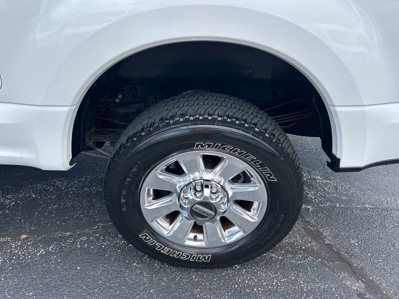 Certified 2020 Ford F350 Platinum w/ FX4 Off-Road Package AWD/4WD image 35