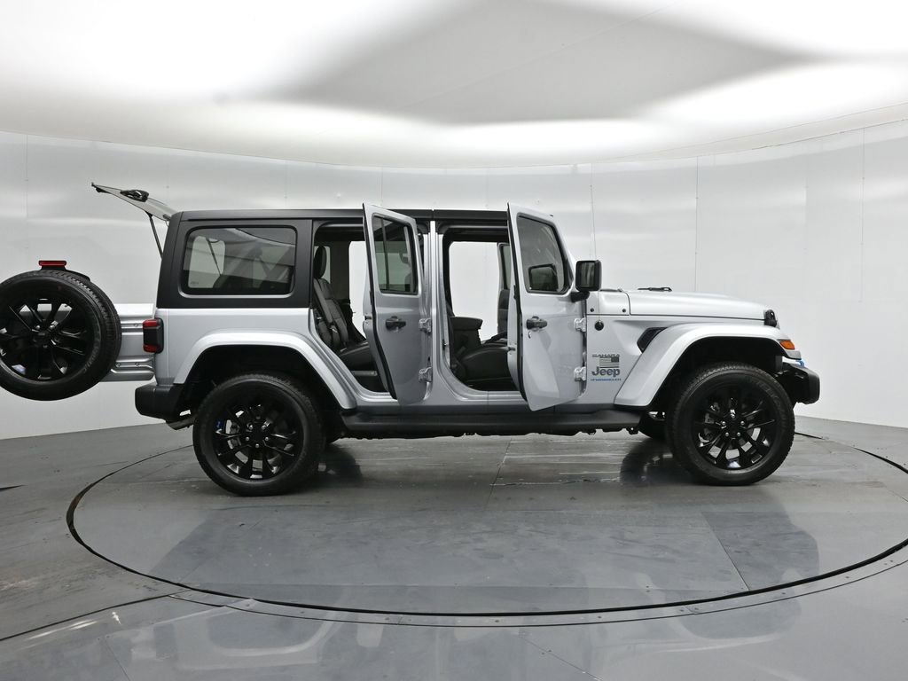 Used 2023 Jeep Wrangler Unlimited Sahara w/ Cold Weather Group image 5