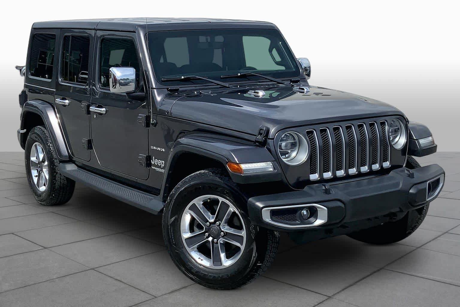 Used 2018 Jeep Wrangler Unlimited Sahara AWD/4WD image 3