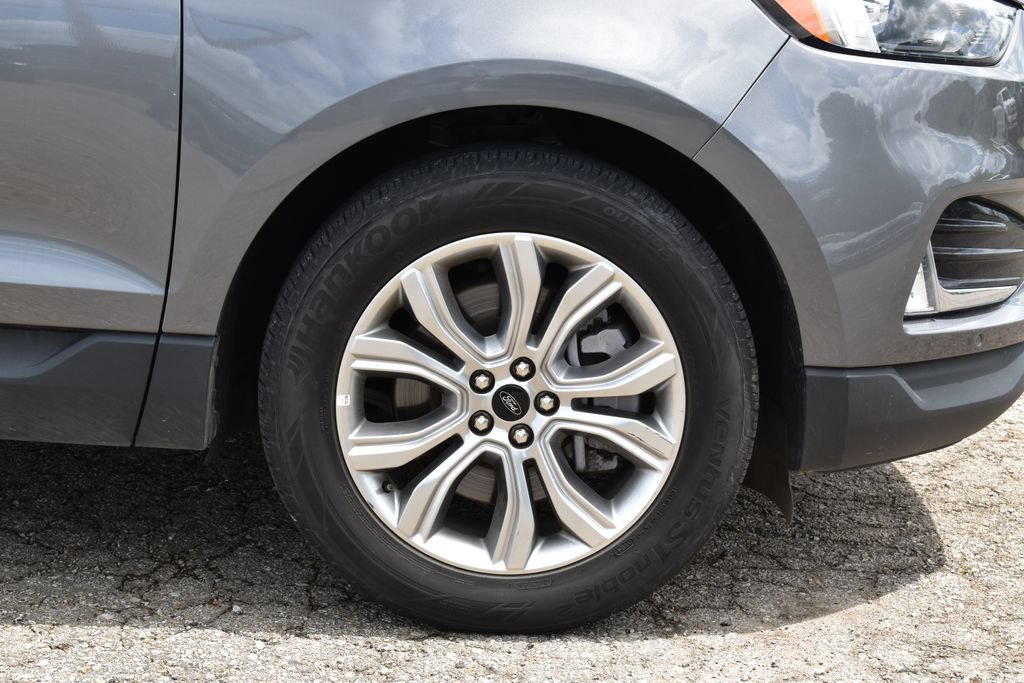 Certified 2024 Ford Edge Titanium AWD/4WD image 4