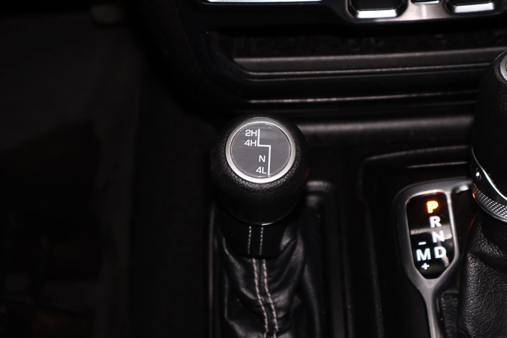 Used 2019 Jeep Wrangler Unlimited Sahara w/ Uconnect 4C Nav & Sound Group image 30