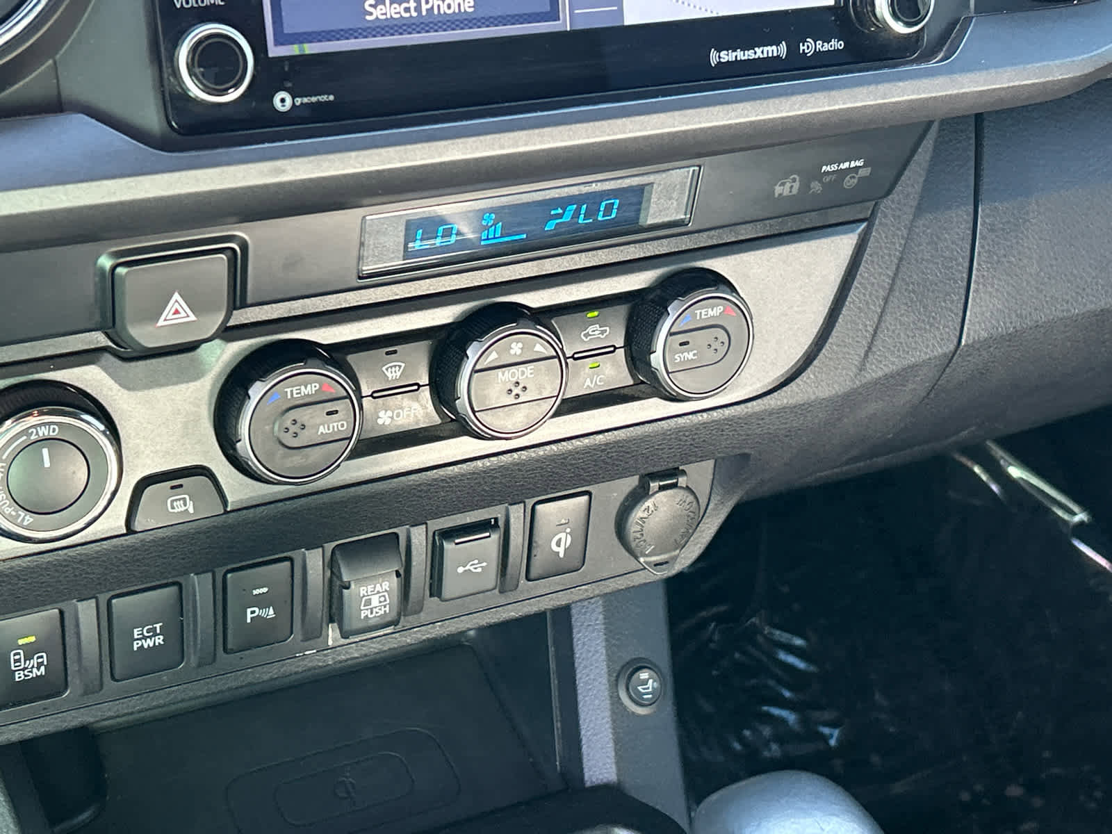 Used 2021 Toyota Tacoma TRD Off-Road image 40