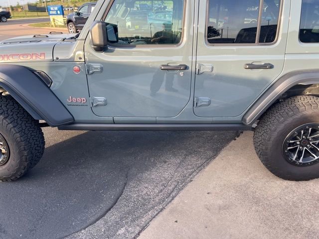 Used 2025 Jeep Wrangler Unlimited Rubicon w/ XTREMEE 35" Tire Package AWD/4WD image 13