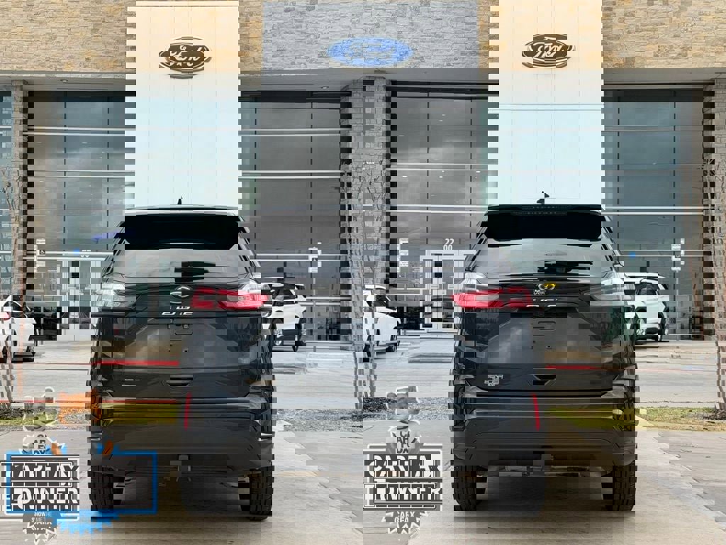 Certified 2023 Ford Edge ST-Line w/ Class II Trailer Tow Package image 25