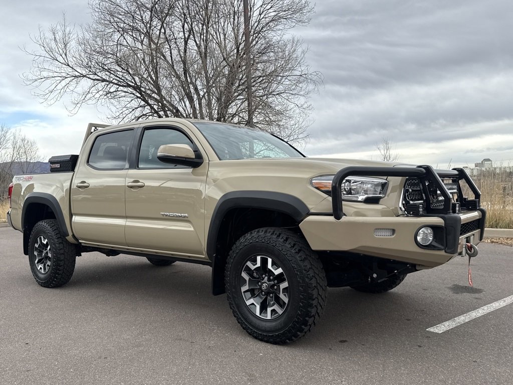 Used 2017 Toyota Tacoma TRD Off-Road image 8