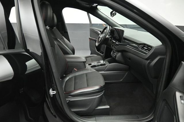 Certified 2024 Ford Escape ST-Line w/ Tech Pack #1 AWD/4WD image 30