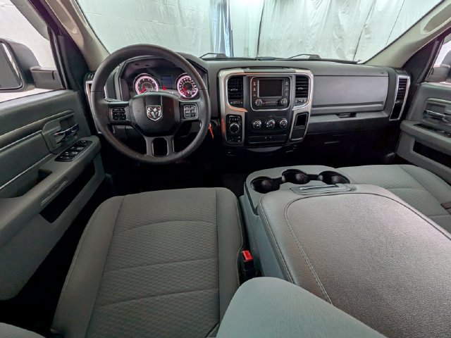 Used 2018 RAM 1500 Classic SLT AWD/4WD image 12