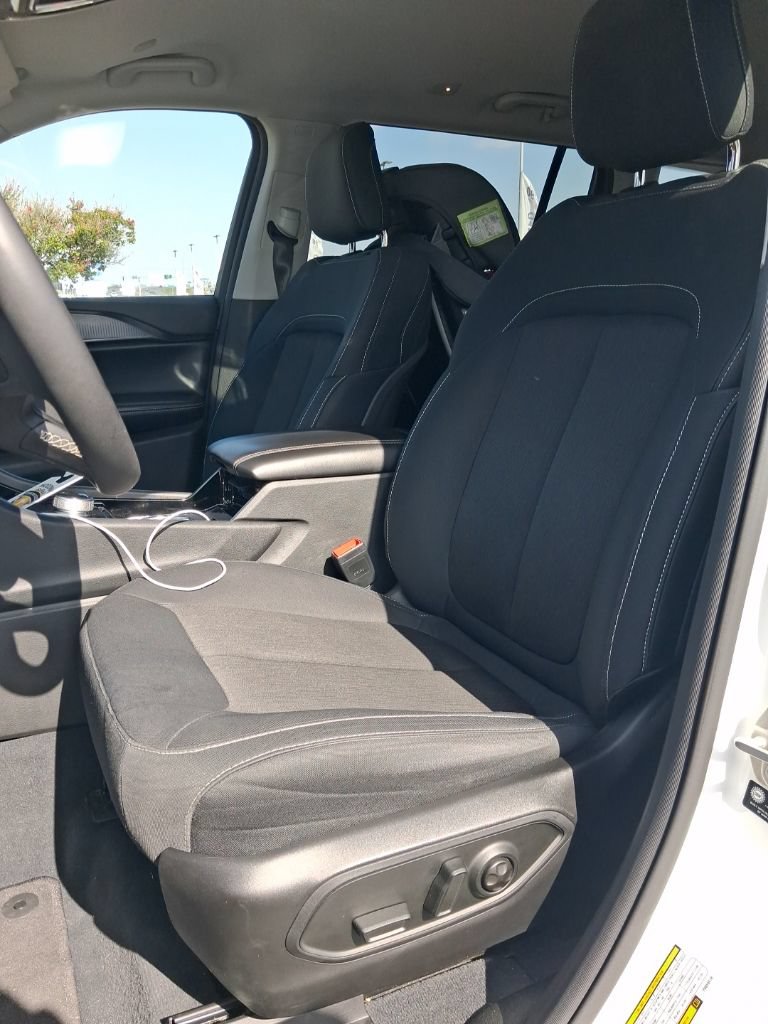 Used 2023 Jeep Grand Cherokee L Laredo RWD image 5
