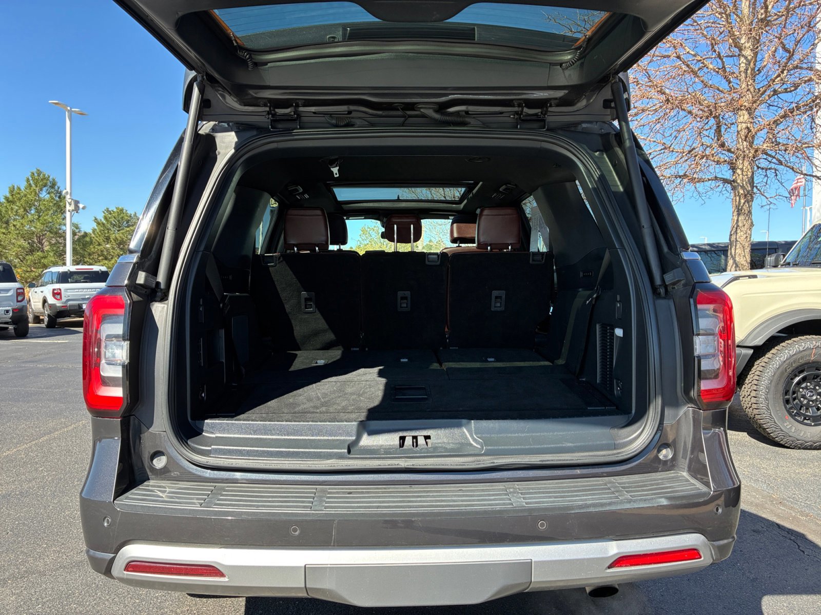 Certified 2024 Ford Expedition Limited image 34