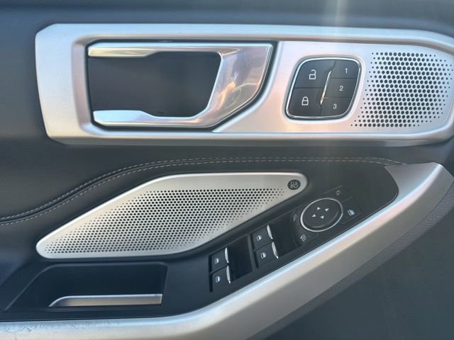 Certified 2023 Ford Explorer Limited w/ Limited Technology Package image 19