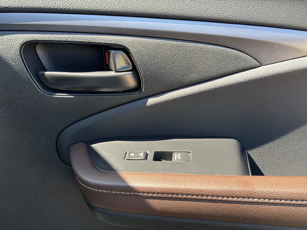 Used 2024 Honda Passport EX-L image 17