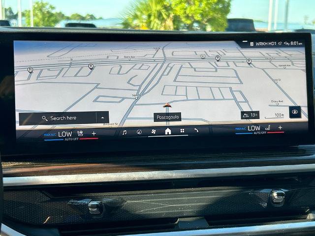 Used 2025 BMW X7 xDrive40i AWD/4WD image 17