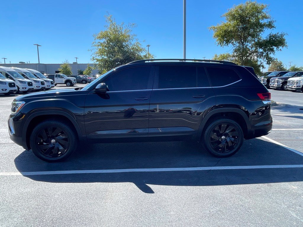 Used 2024 Volkswagen Atlas SE w/ Panoramic Sunroof Package AWD/4WD image 4