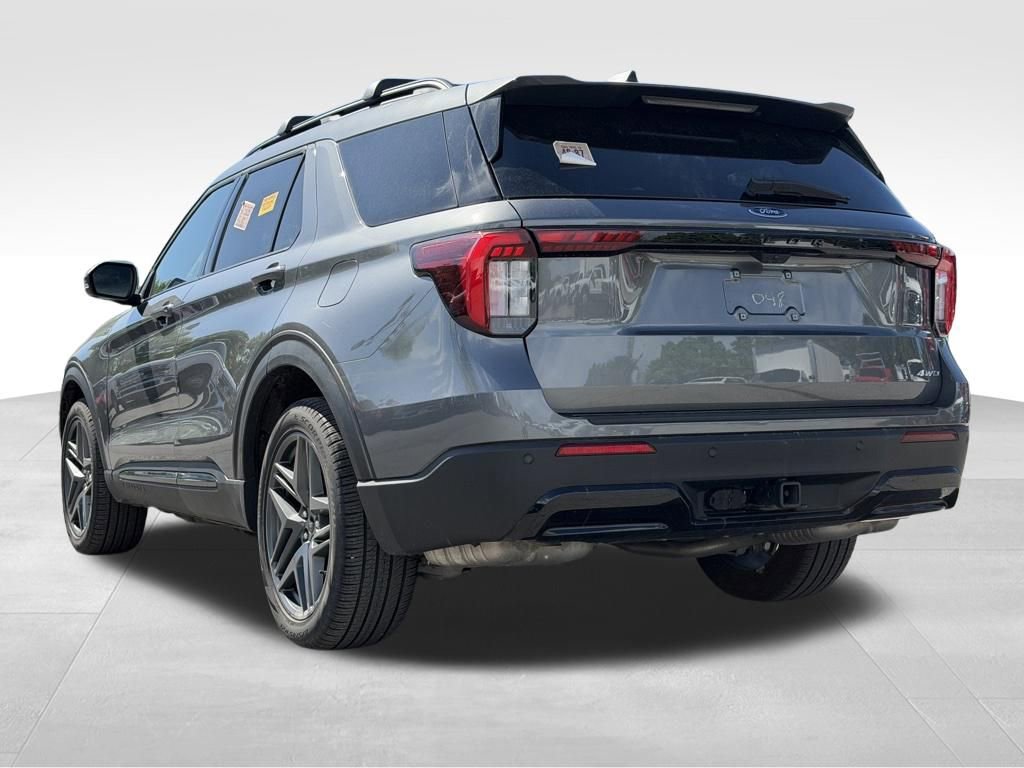 Certified 2025 Ford Explorer ST-Line w/ Premium Package AWD/4WD image 5