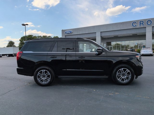 Certified 2025 Ford Expedition Active RWD image 3