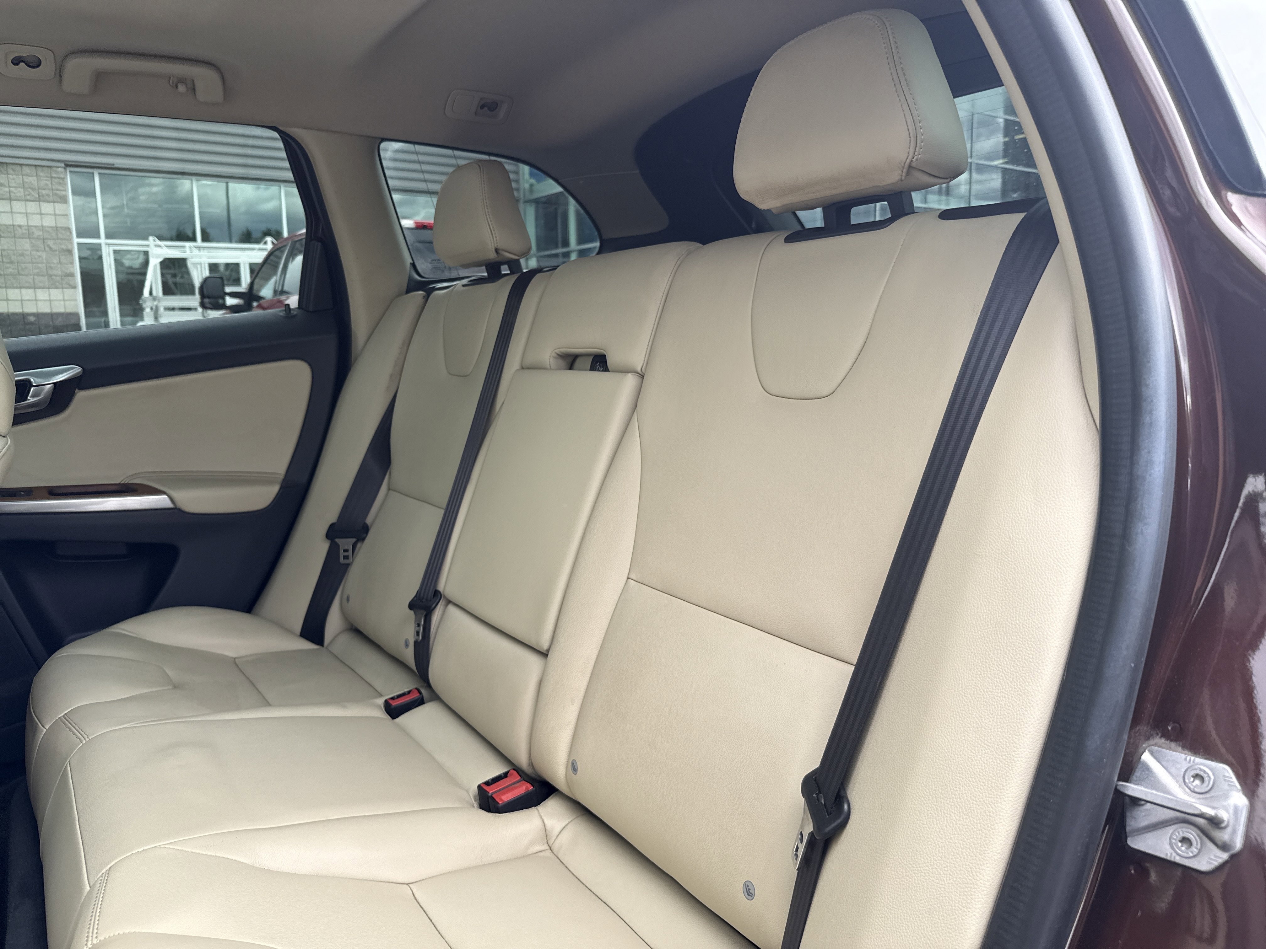 Used 2017 Volvo XC60 T6 Inscription w/ Climate Package AWD/4WD image 26