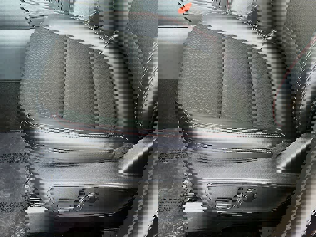 Certified 2025 Ford Escape ST-Line image 30