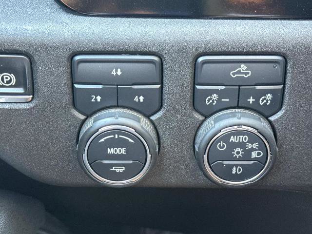 Used 2025 Chevrolet Silverado 2500 LT w/ Convenience Package AWD/4WD image 29
