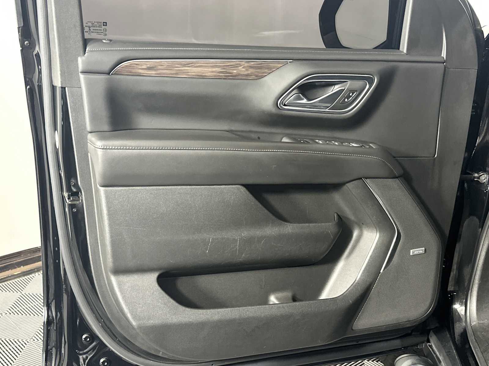 Used 2023 Chevrolet Tahoe Z71 w/ Luxury Package image 10