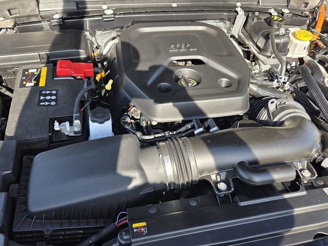 Used 2025 Jeep Wrangler Unlimited Sahara w/ Safety Group AWD/4WD image 12