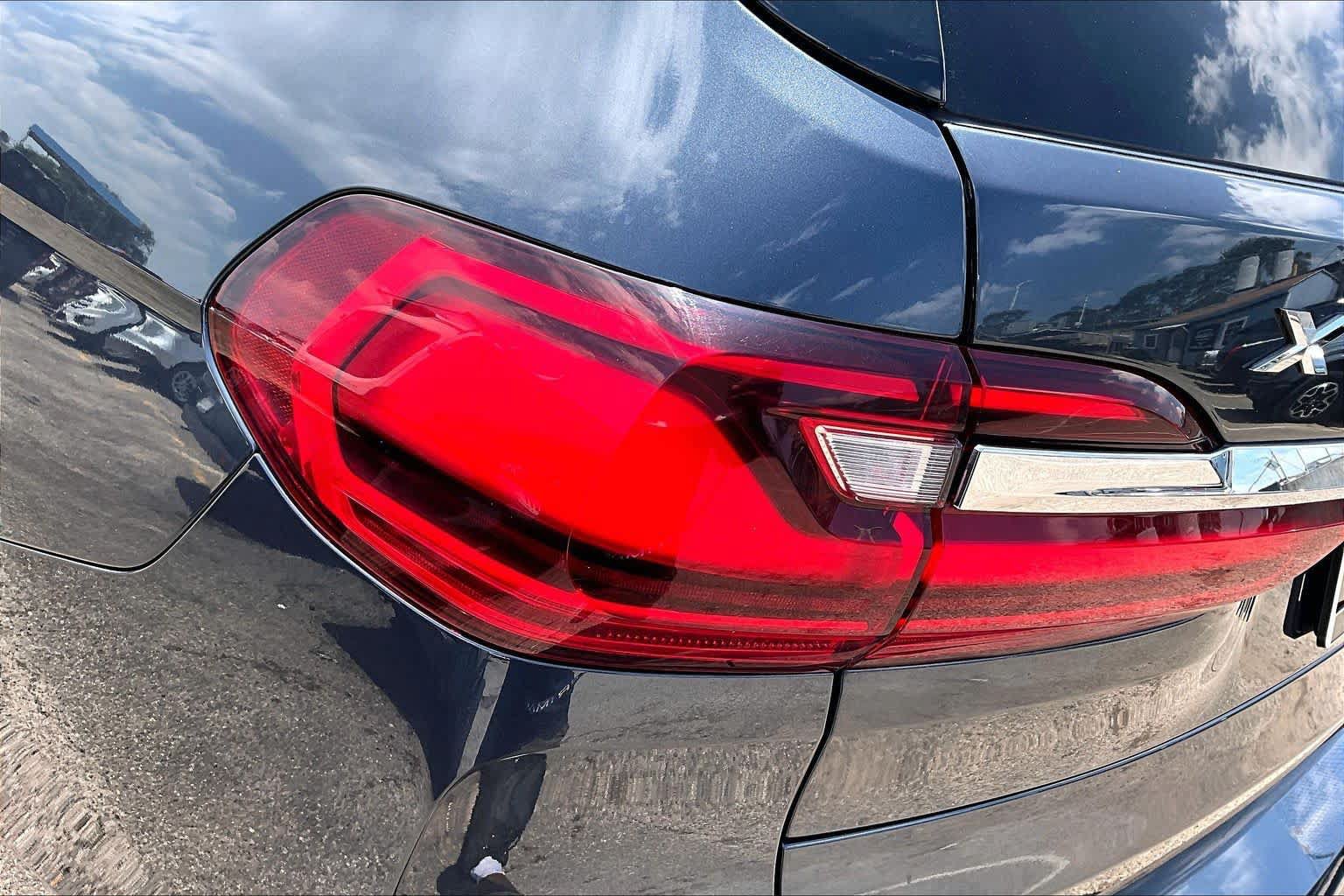 Used 2020 BMW X7 xDrive40i w/ Premium Package AWD/4WD image 28