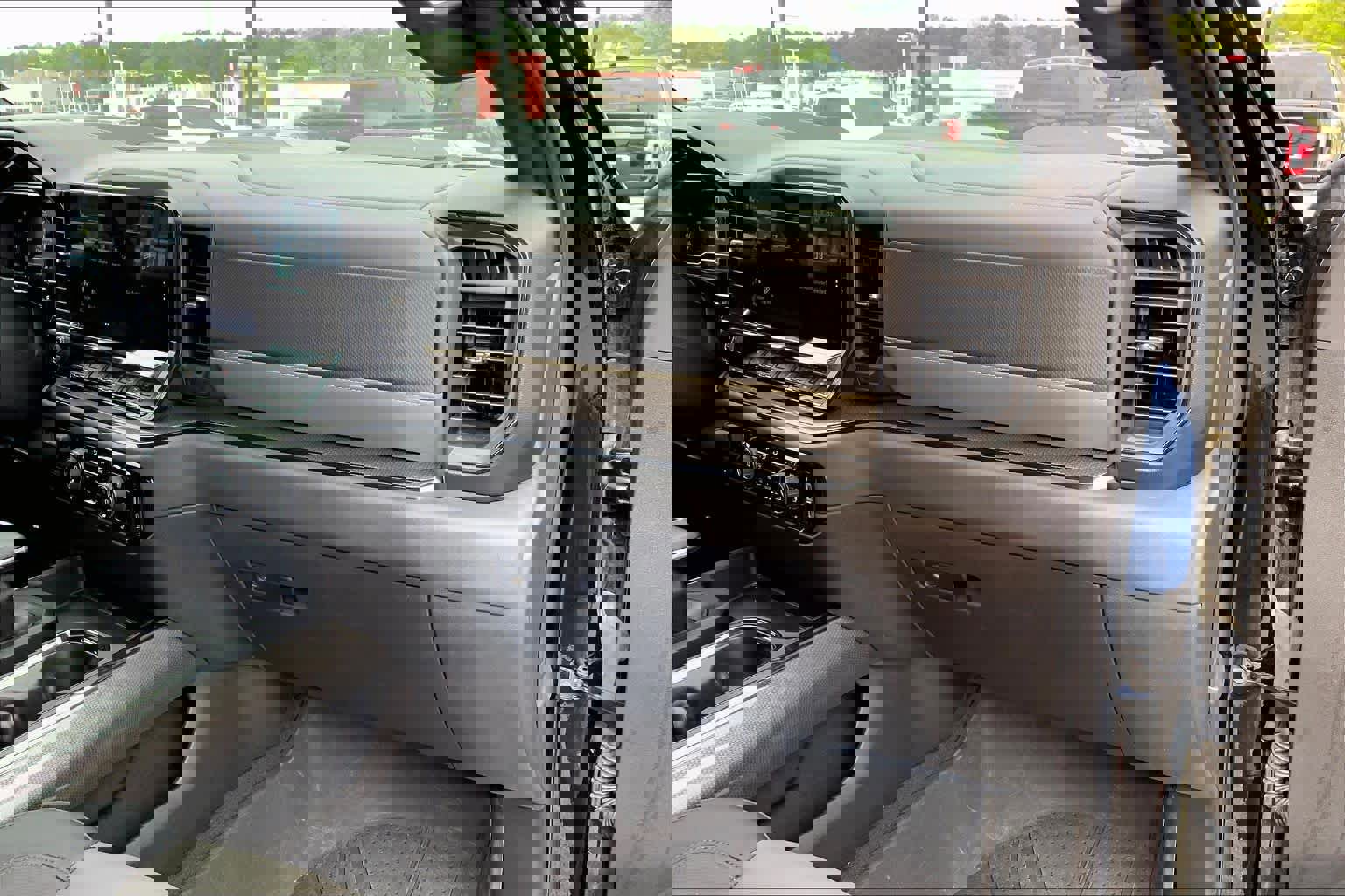 Used 2023 Chevrolet Silverado 1500 ZR2 w/ Technology Package image 18