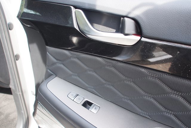 Used 2022 Hyundai Palisade Calligraphy w/ Winter Package image 13