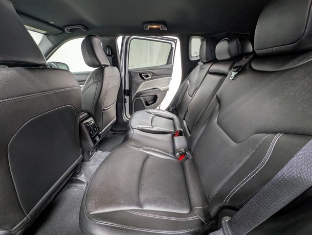 Used 2025 Jeep Compass Limited AWD/4WD image 15