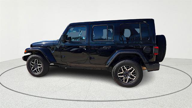 Used 2025 Jeep Wrangler Unlimited Sahara image 7