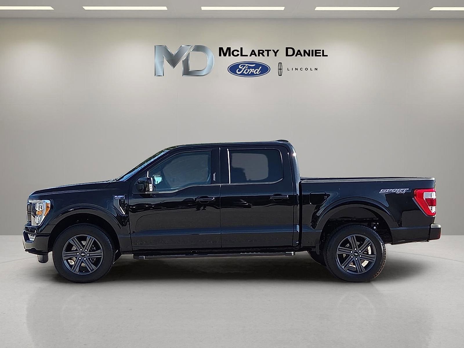 Certified 2023 Ford F150 Lariat AWD/4WD image 3